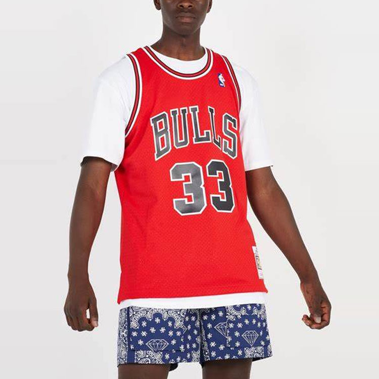 Mitchell & Ness Chicago Bulls Road 1997 98 Scottie Pippen Swingman Jersey