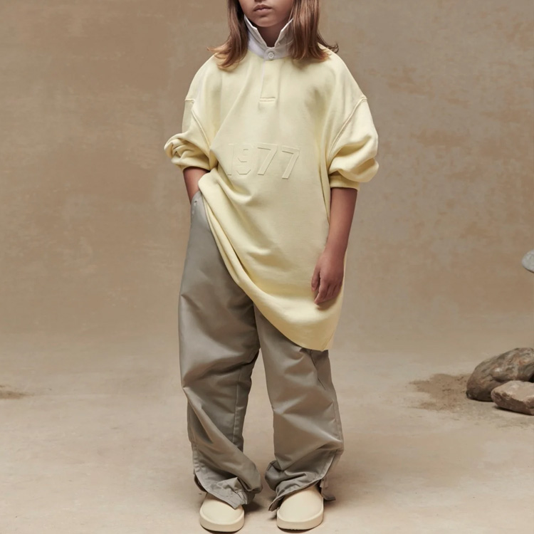 Рубашка-поло Fear of God Essentials Kids Henley Rugby Smoke (дымчато-серая) — фото 3