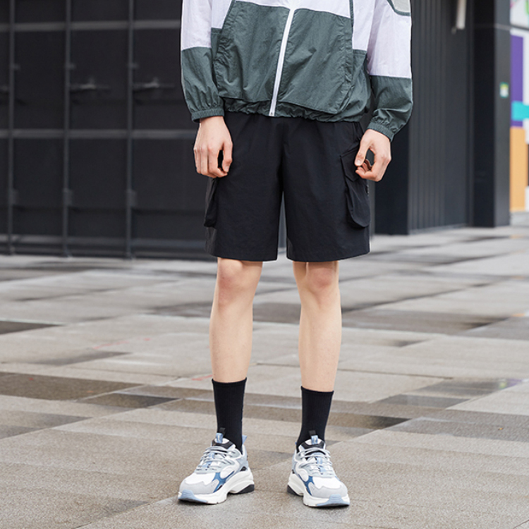 Li Ning Sports Shorts Men’s Black Moderate
