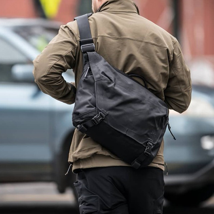 Arcteryx ARCTERYX LEAF COURIER BAG15