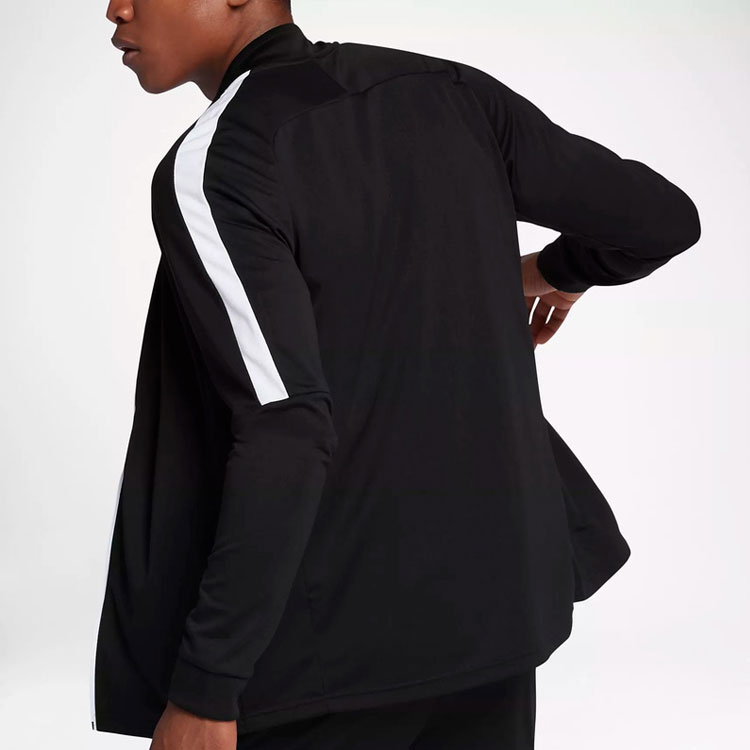 Nike Casual Sportswear Men’s Black Crew Neck Moderate