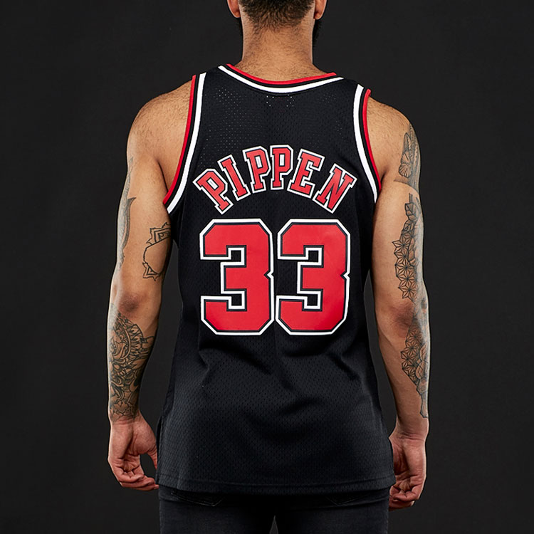 Mitchell & Ness Chicago Bulls Alternate 1997 98 Scottie Pippen Swingman Jersey