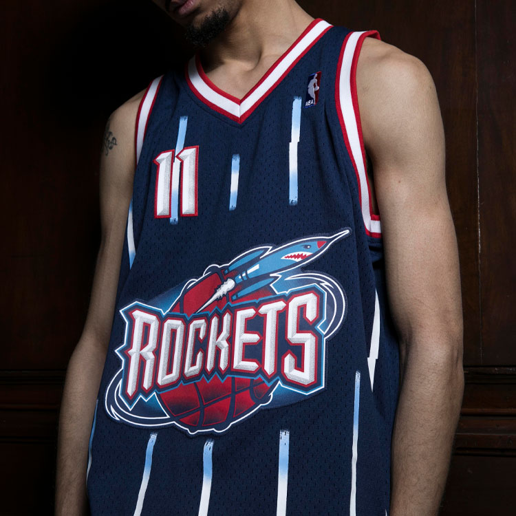 Mitchell & Ness Houston Rockets Road 2002 03 Yao Ming Swingman Jersey