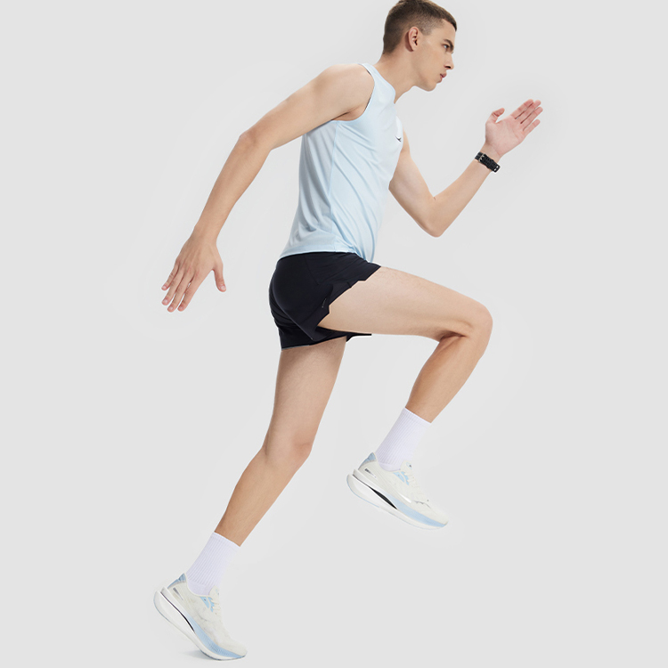Saucony Sports Shorts Men’s Black Moderate