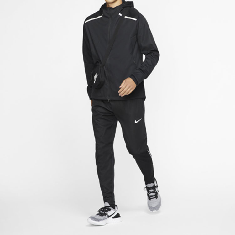Мужская куртка Nike Shield (черная) — фото 3