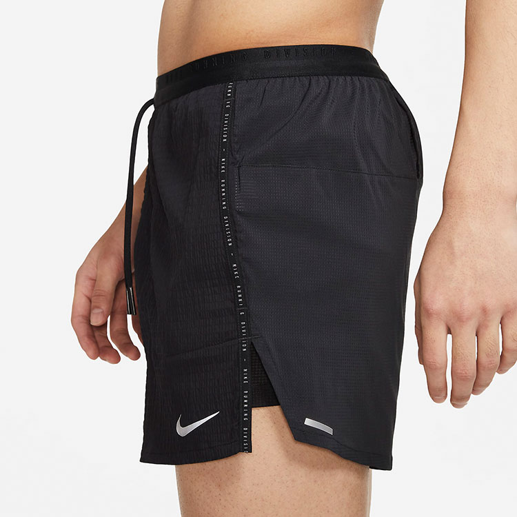 Мужские шорты Nike Stride Run Division (черные) — фото 5