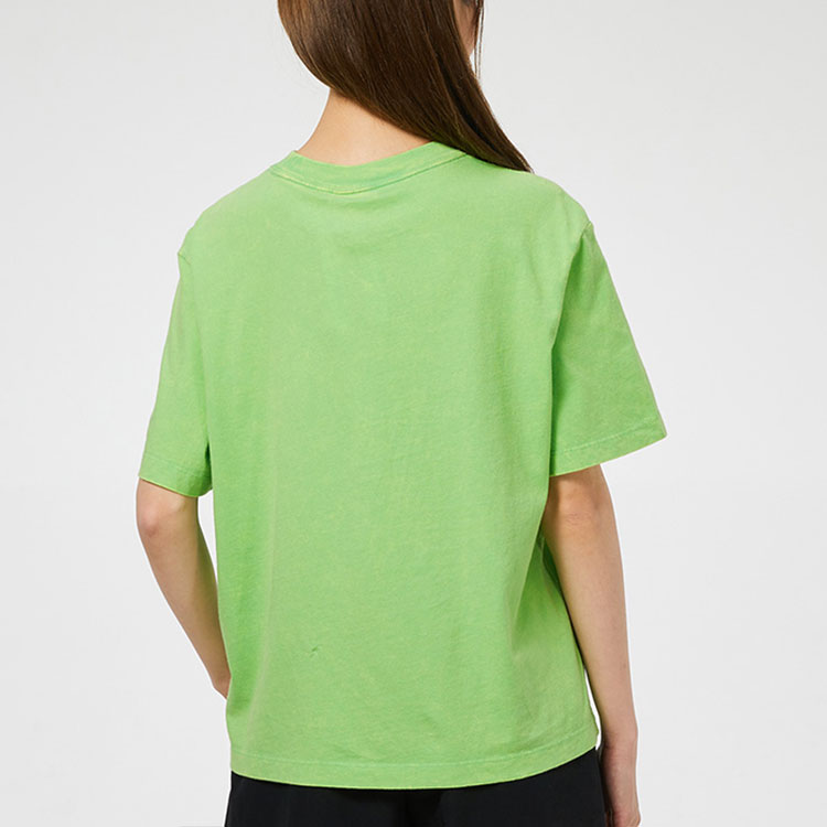 Женская футболка Nike Nse Essntl Tee (зеленая) — фото 5