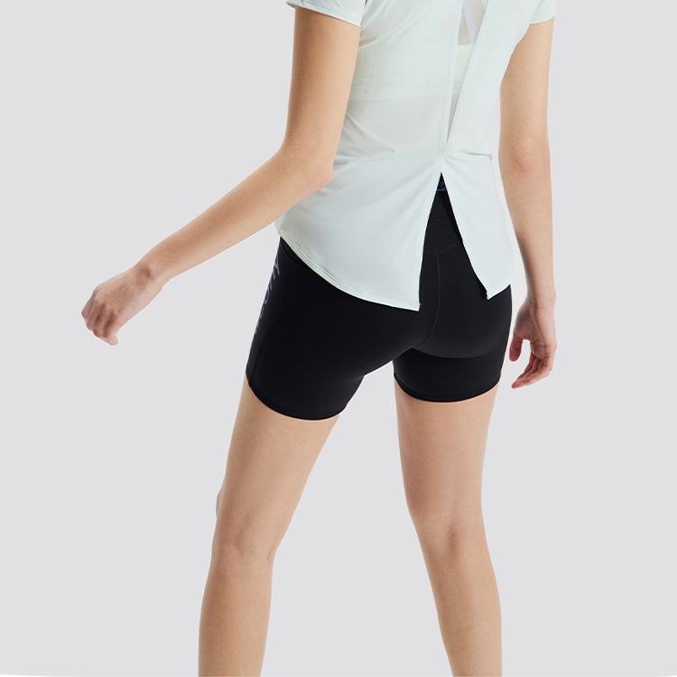 Saucony Sports Shorts Women’s Black Moderate Tight Pants