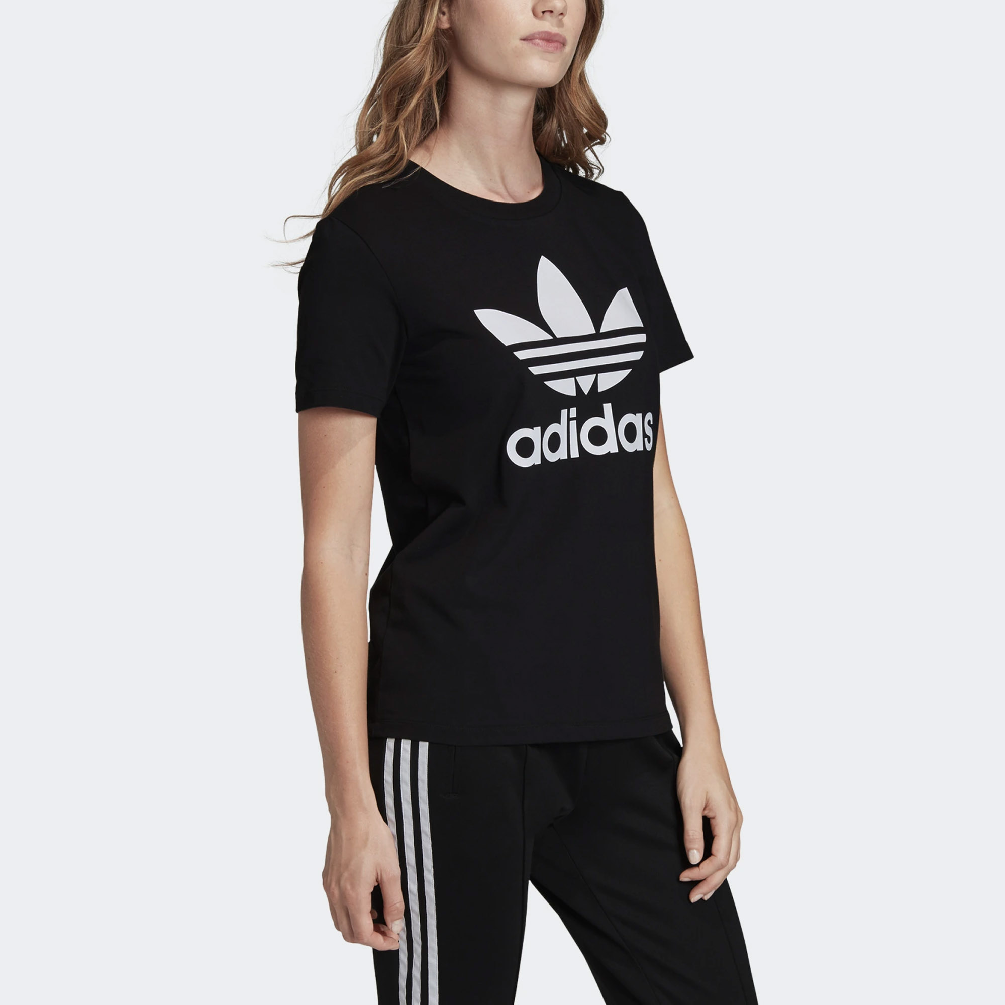 Женская футболка adidas (черная) — фото 3