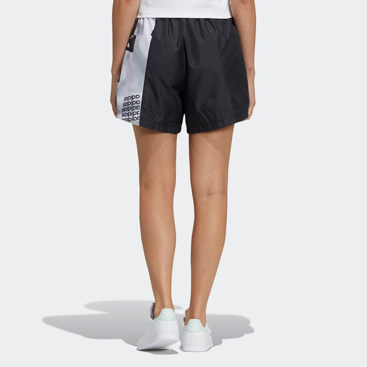 Женские шорты adidas Trefoil Shorts (черные) — фото 2