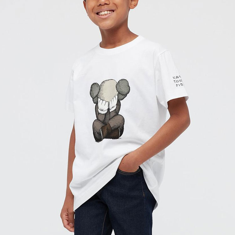Футболка UNIQLO x KAWS (белая) — фото 2