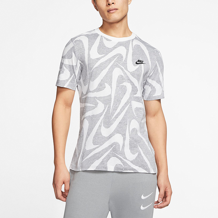 Мужская футболка Nike Sportswear (серая с принтом) — фото 4