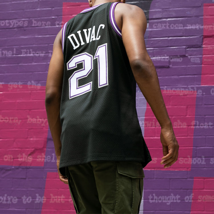 Mitchell & Ness ‘NBA Sacramento Kings 2000 Vlade Divac’ Swingman Jersey Vest Top