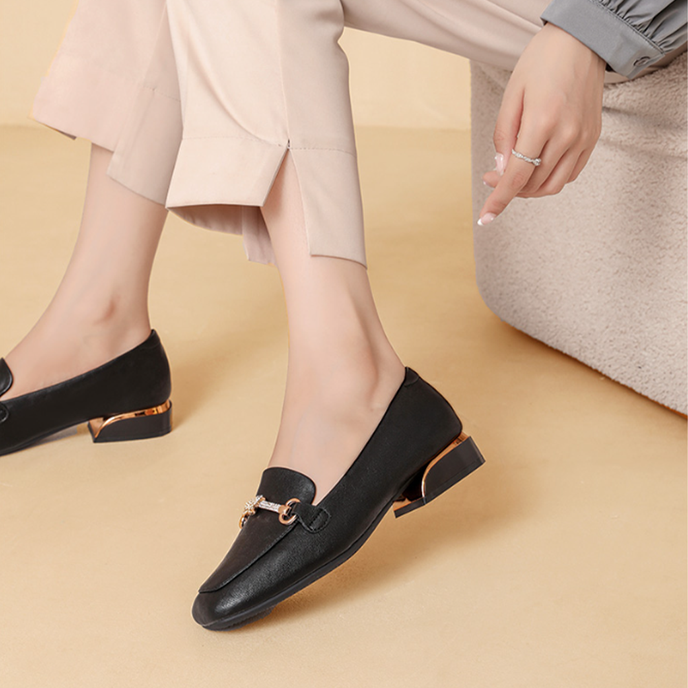 DAPHNE Loafers Women's Black White