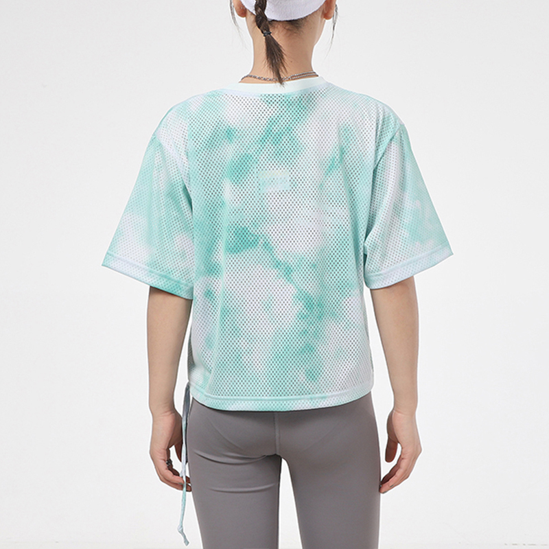 Женская футболка Nike Sportswear Icon Clash (зеленая) — фото 4