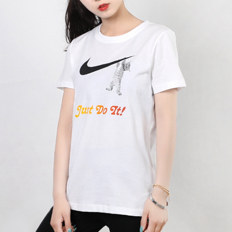 Женская футболка Nike (белая) — фото 4