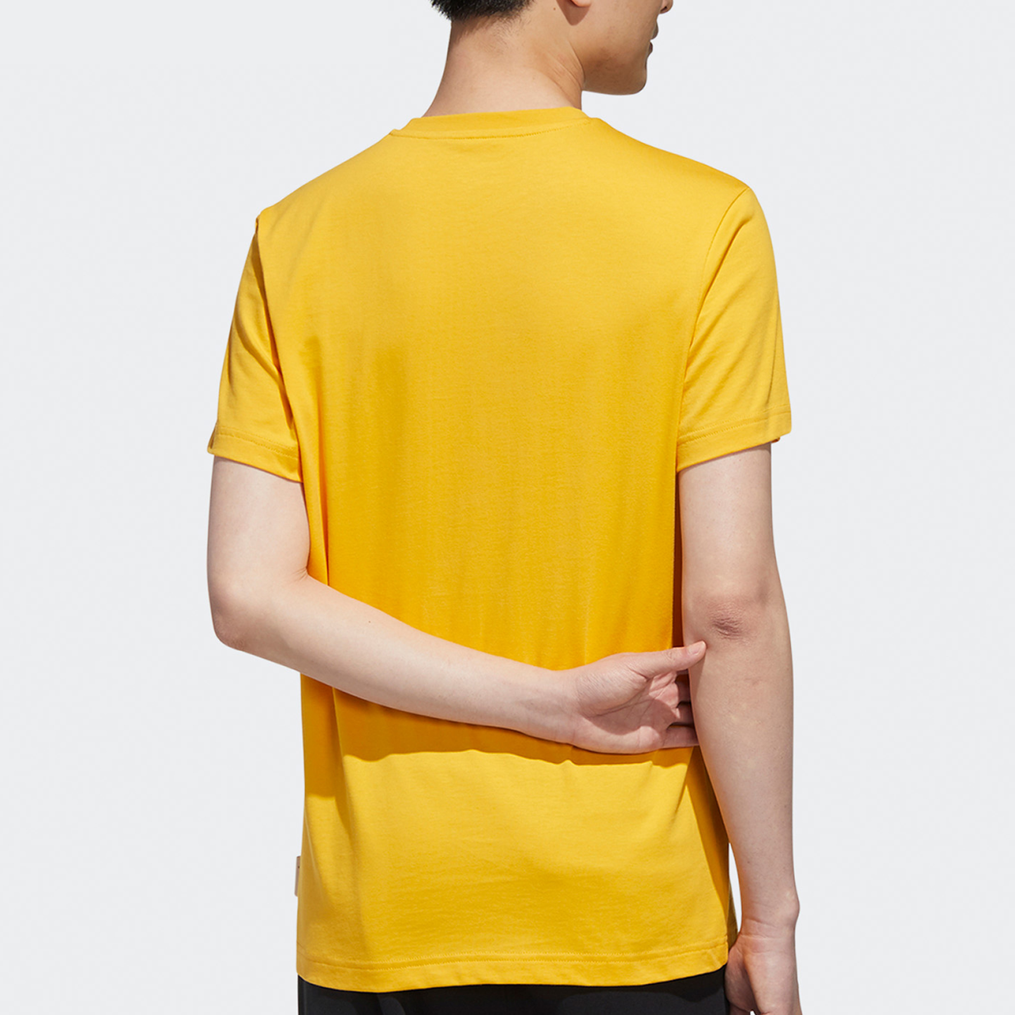 Мужская футболка adidas neo × Gudetama (желтая) — фото 4