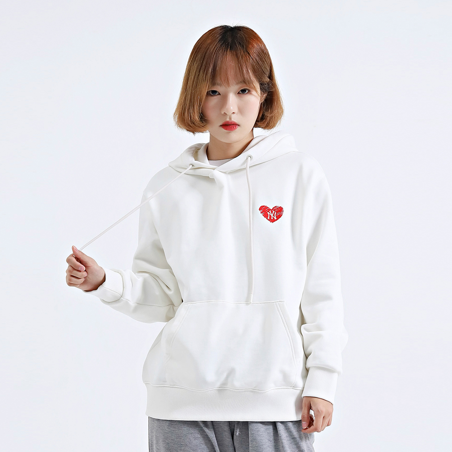Худи MLB Heart Embroidery (белое) — фото 5
