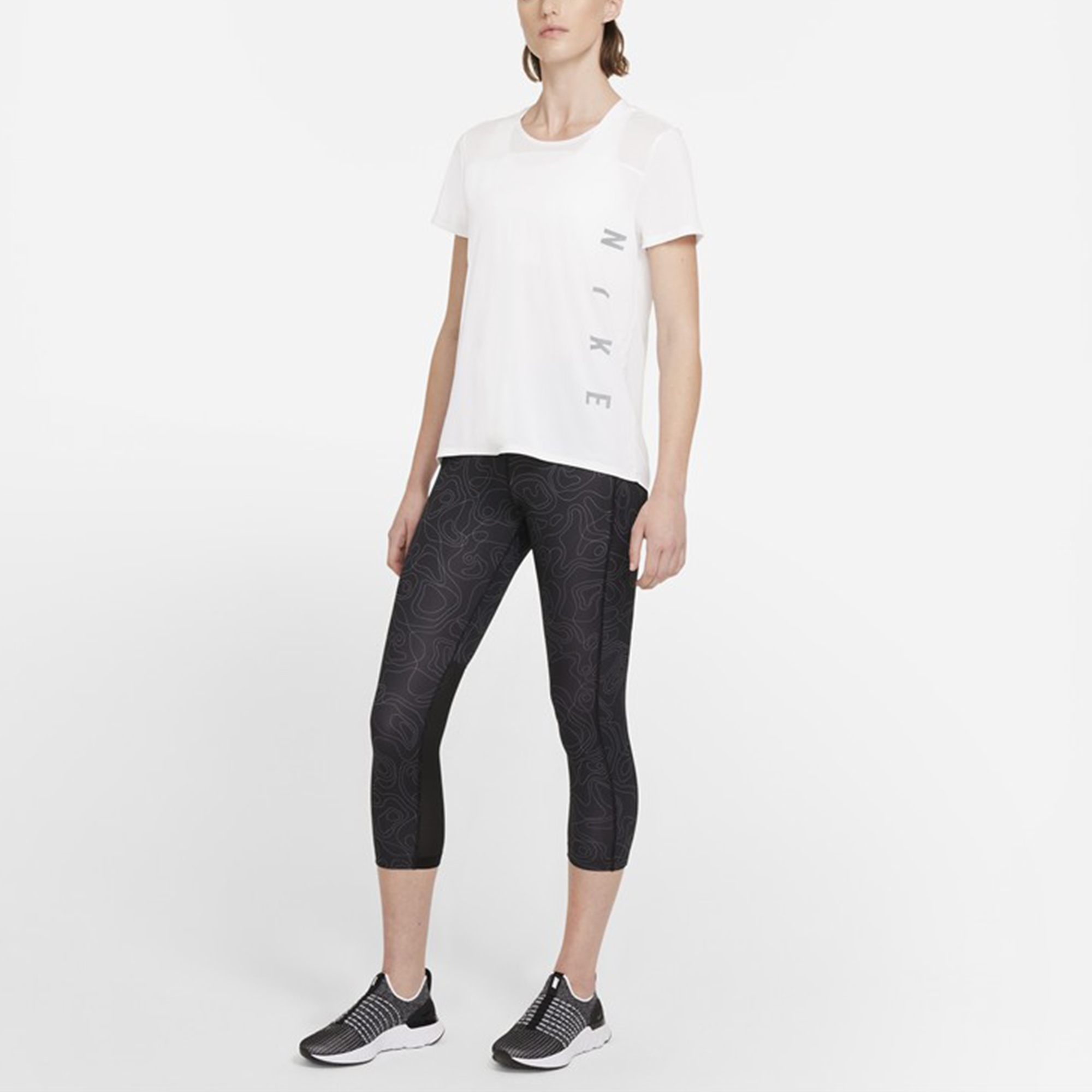 Женская футболка Nike logo T (белая) — фото 3