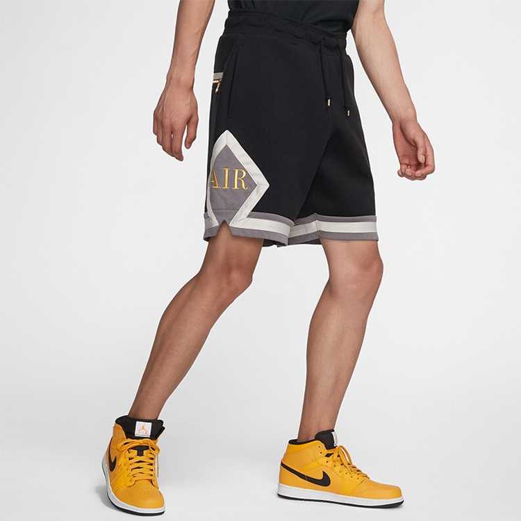 Jordan Sports Shorts Men’s Black Moderate