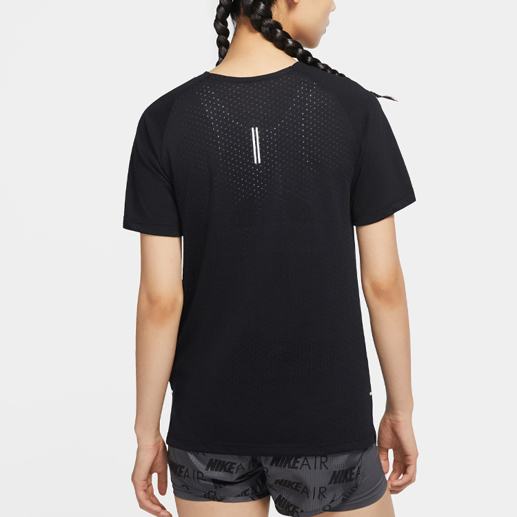 Женская футболка Nike Breathe Tailwind Dri-FIT T (черная) — фото 3