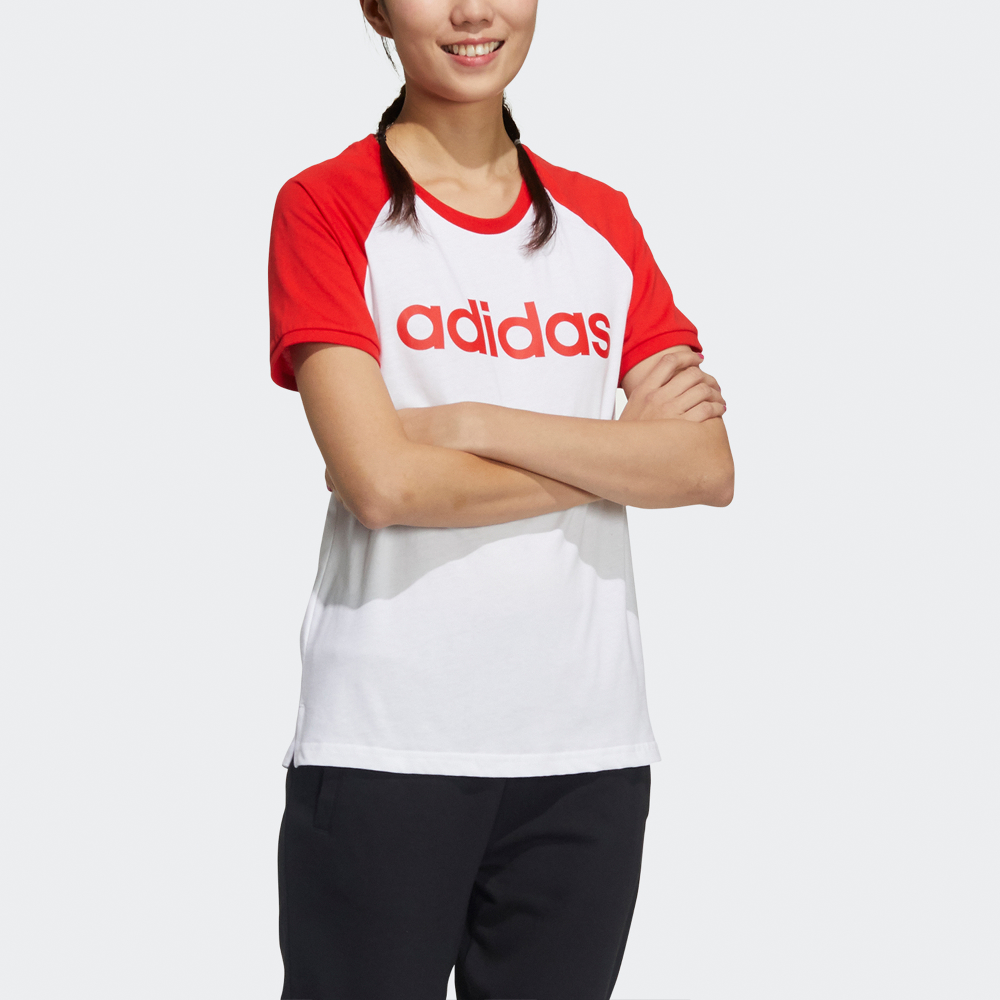 Женская футболка adidas neo Essentials Linear Tee (белая) — фото 4