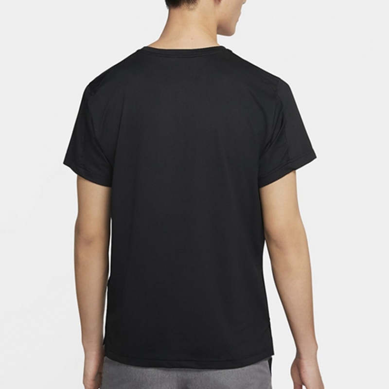 Мужская футболка Nike Training T-Shirt (черная) — фото 5