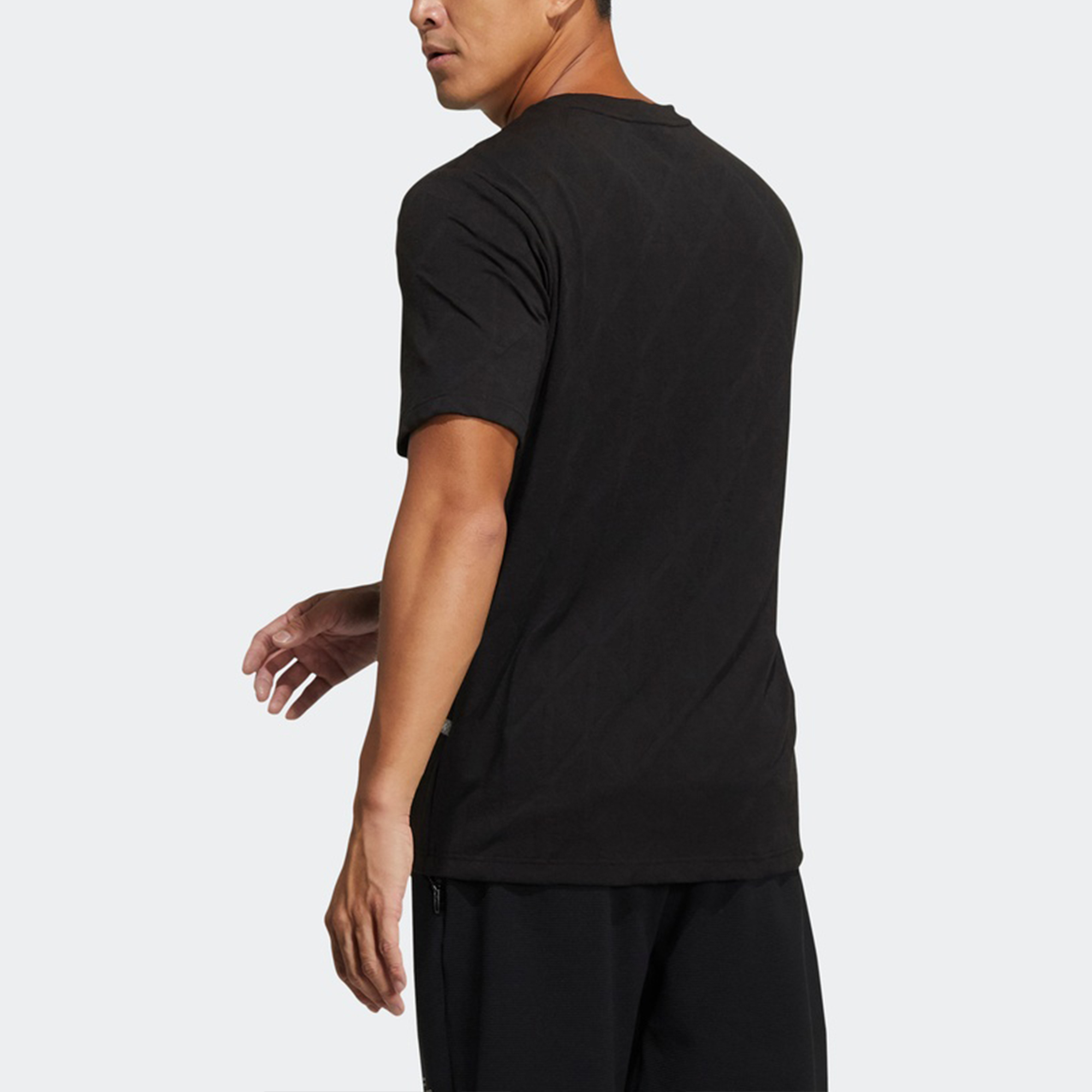 Мужская футболка adidas Techjaq Tee (черная) — фото 3