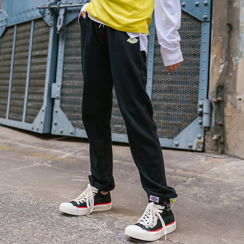 Женские спортивные брюки Dickies Tapered (черные) — фото 3