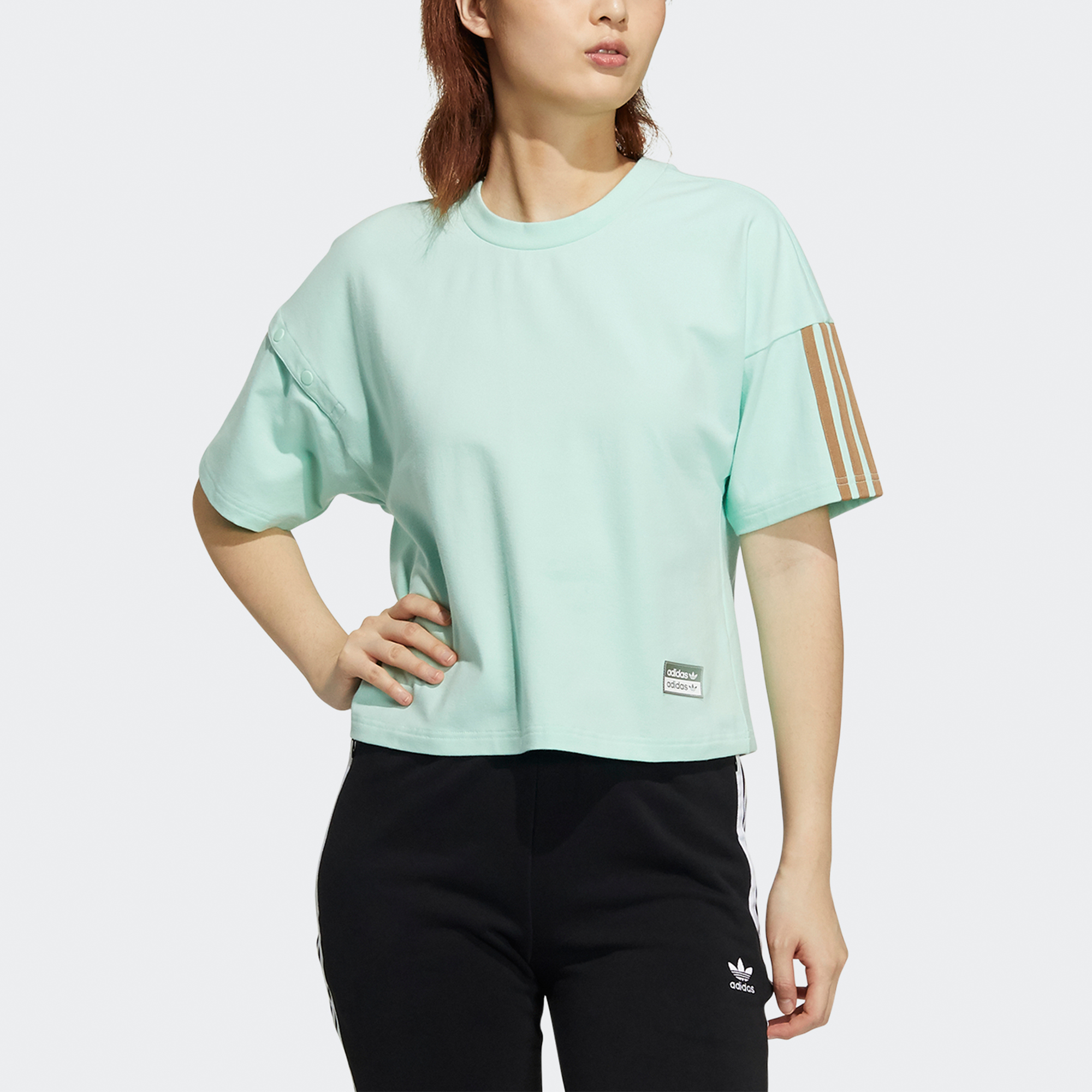 Женская футболка adidas Ryv Tee (зеленая) — фото 4