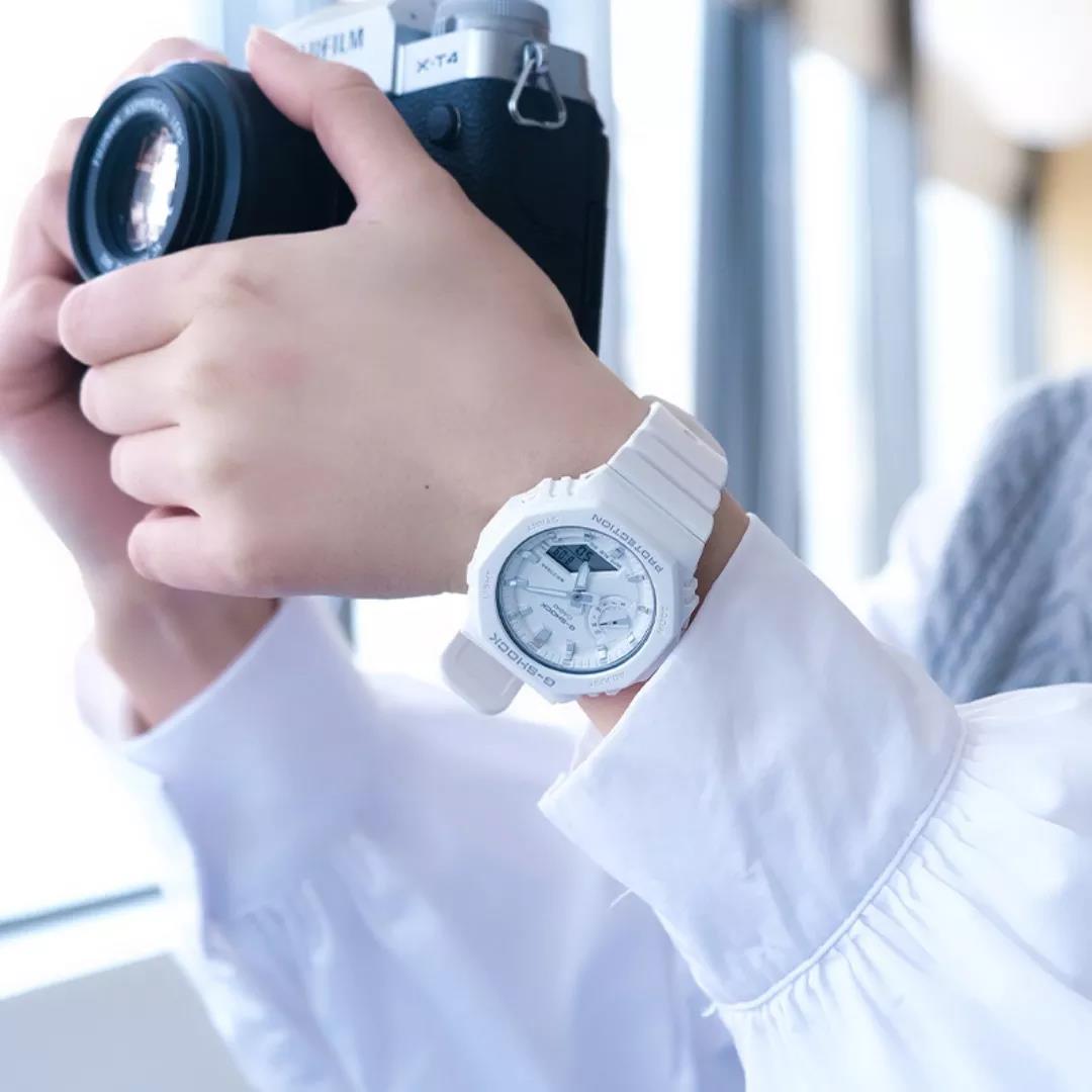 Женские часы Casio G-SHOCK WOMAN (белые) — фото 4