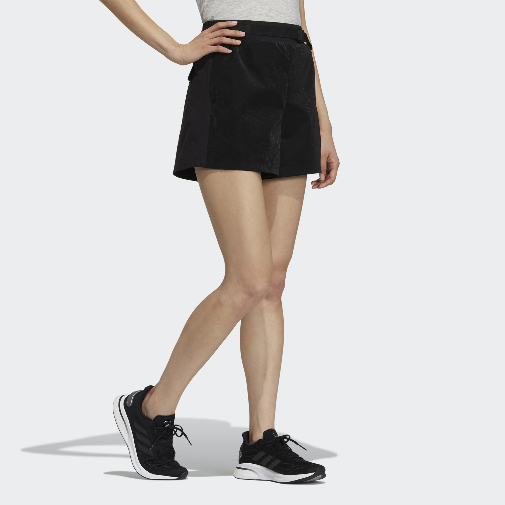 Женские шорты adidas Str Shorts Wv (черные) — фото 4