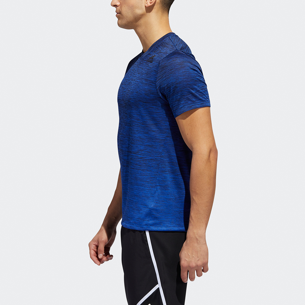 Мужская футболка adidas Gradient Tee (королевский синий) — фото 3