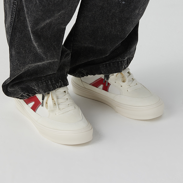 Vision Street Wear Stick Light Low top Skateboard Shoes Unisex Fish Belly White