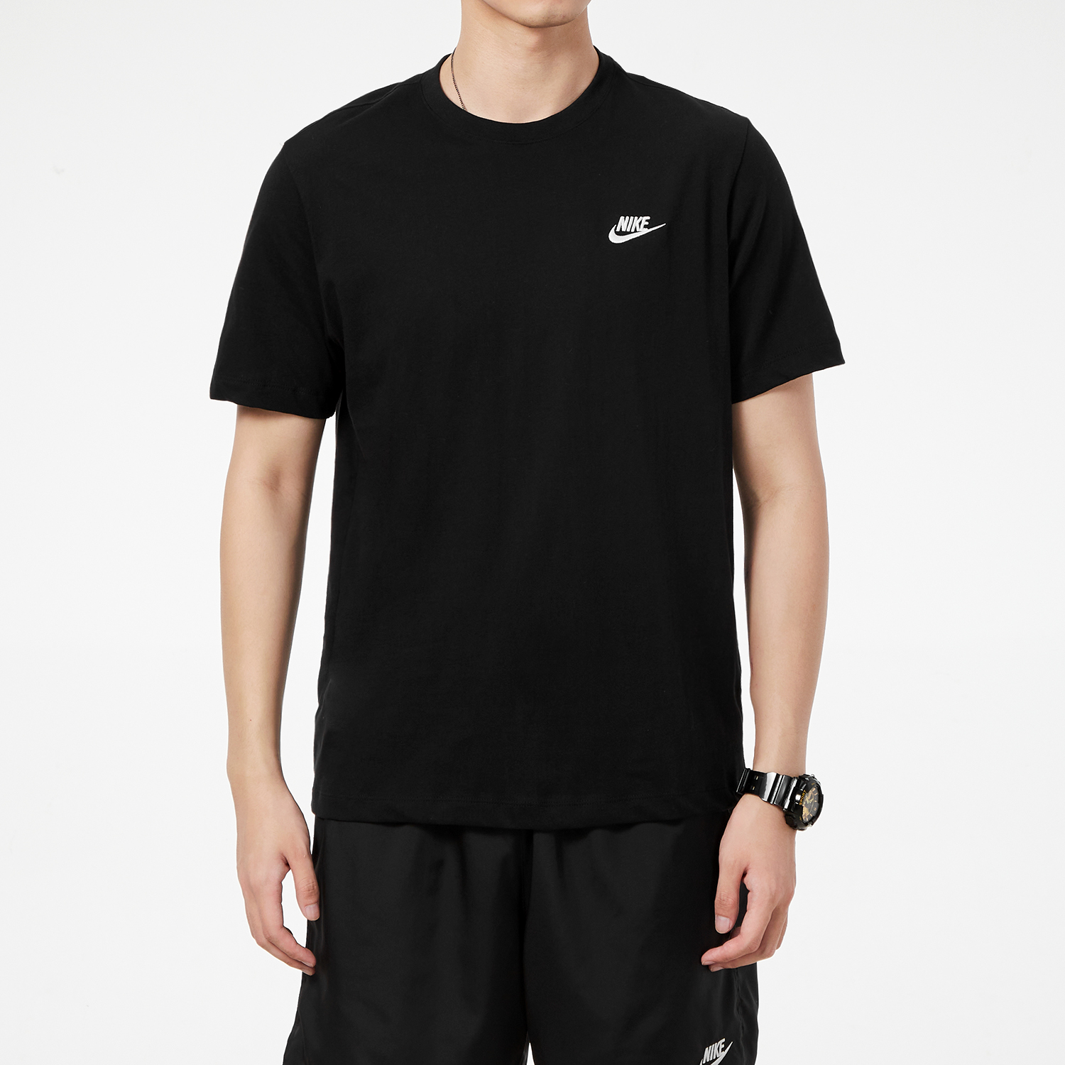 Nike Casual Sportswear Men’s Crew Neck Moderate