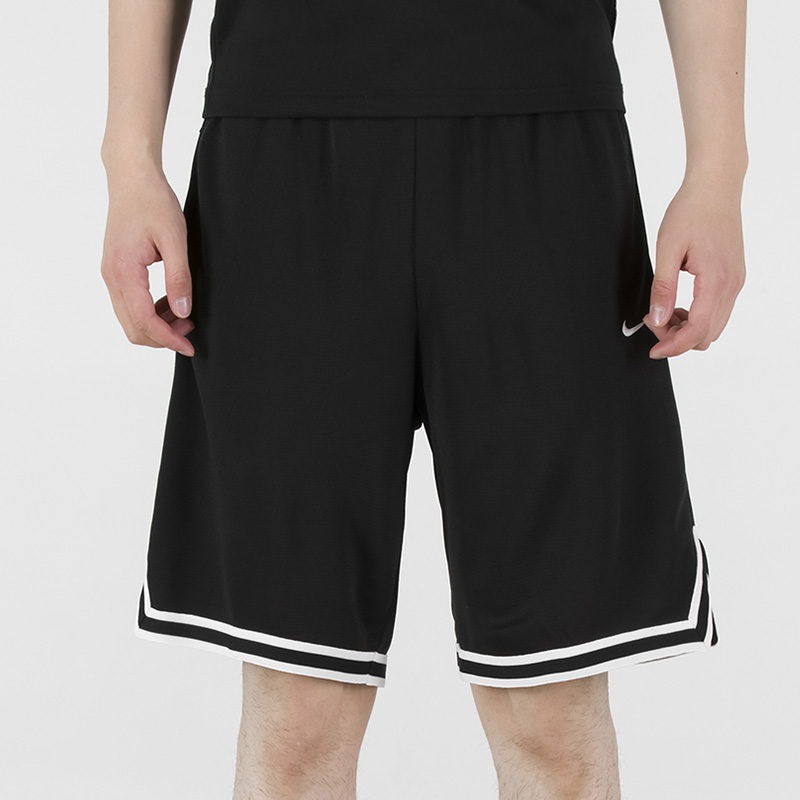 Nike Casual Sportswear Men’s Crew Neck Moderate