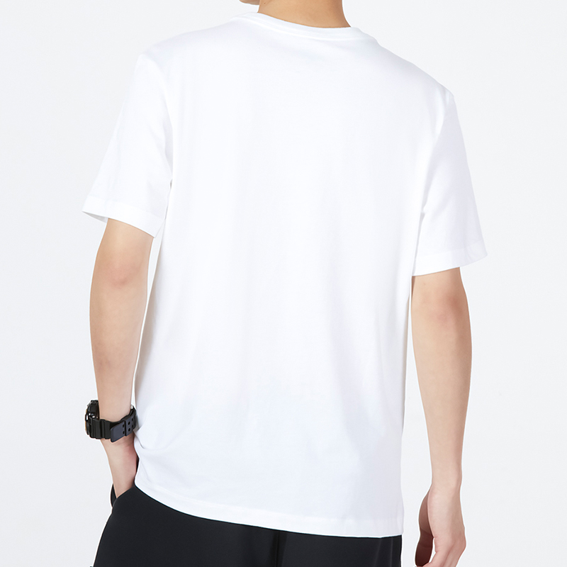 Nike Casual Sportswear Men’s Crew Neck Moderate