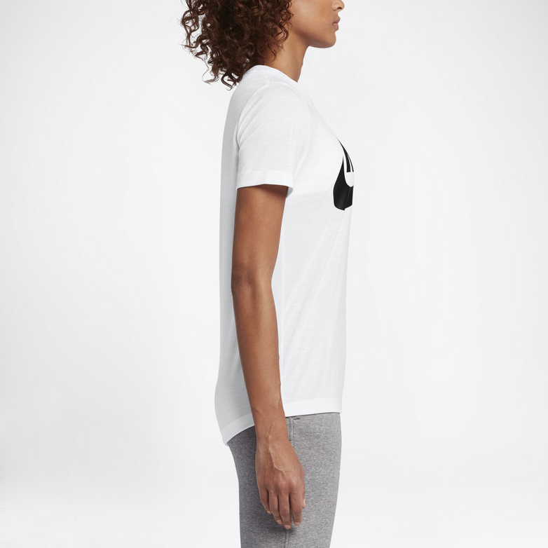 Женская футболка Nike (белая) — фото 4