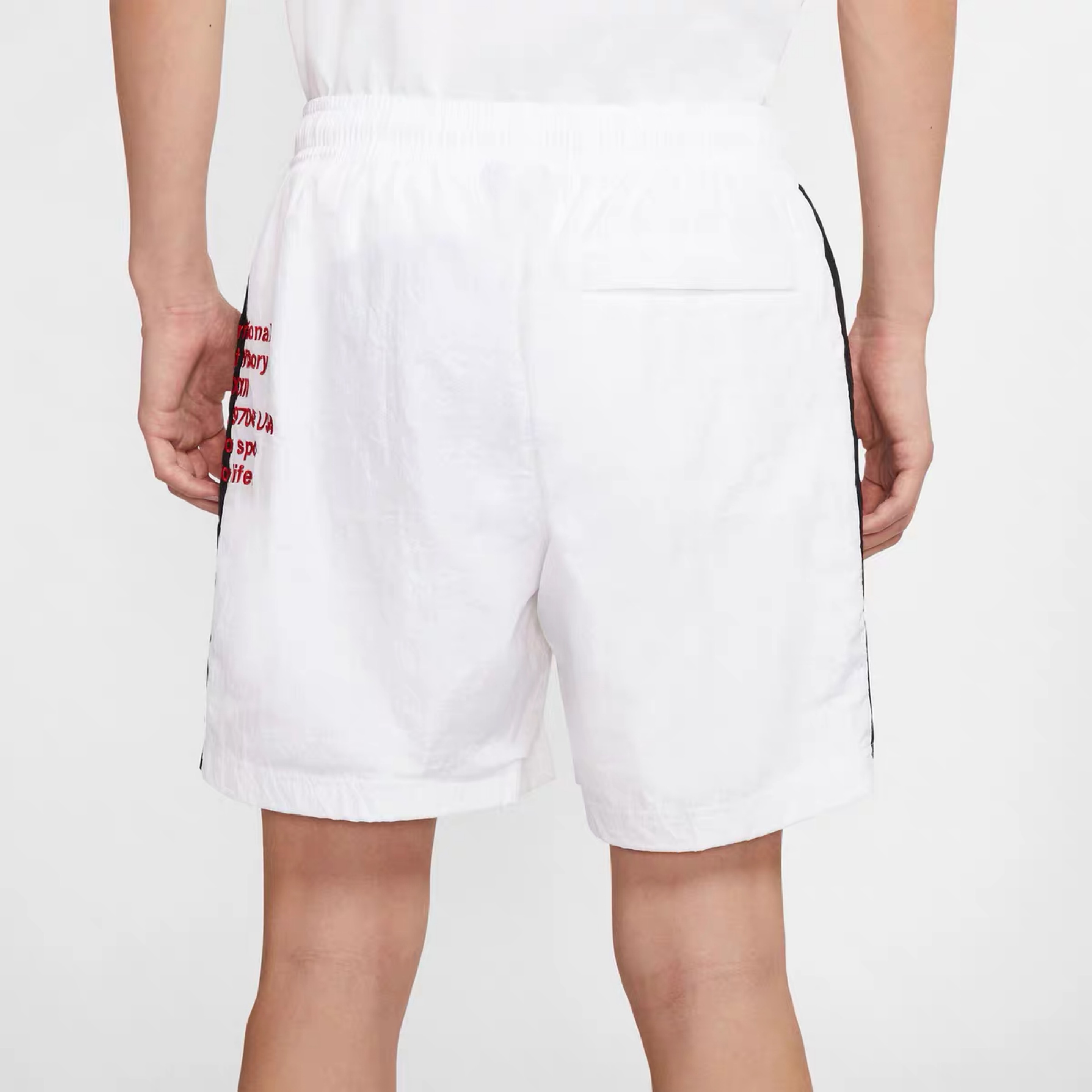 Мужские шорты Nike Sportswear Swoosh (белый) — фото 4