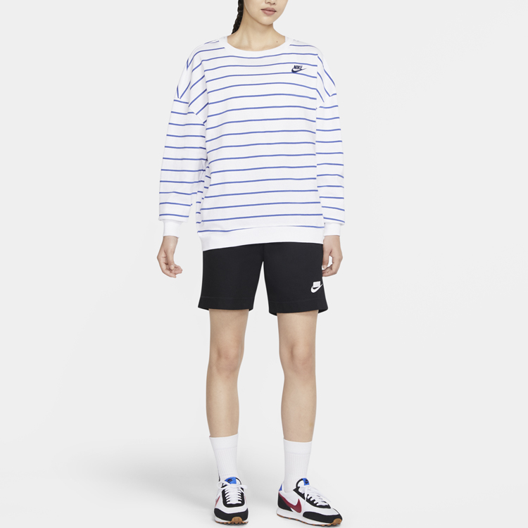 Женская футболка Nike Sportswear Loose Fit (белая) — фото 3