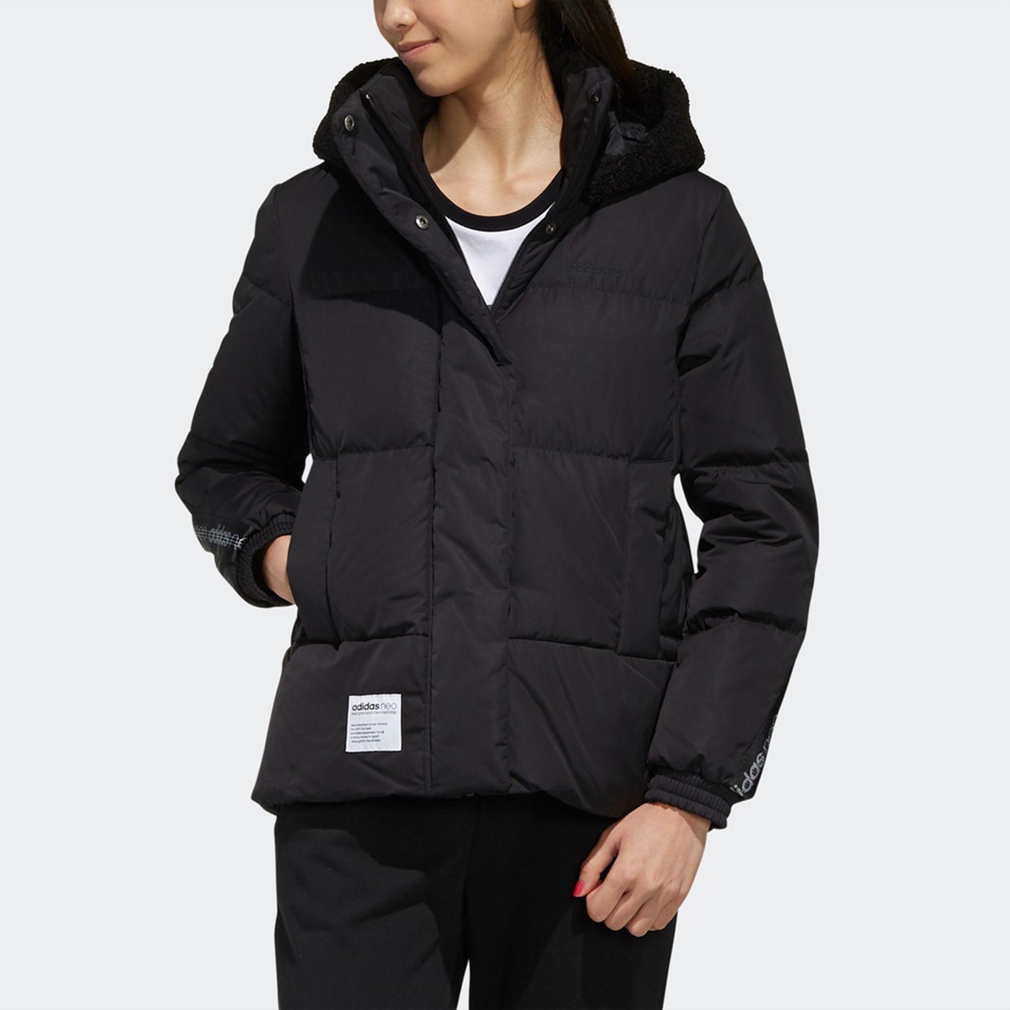 Женская куртка adidas neo EI4378 (черная) — фото 4