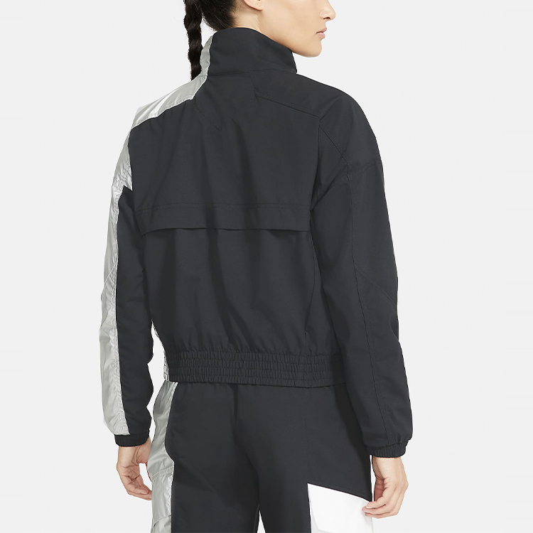 Женская куртка Jordan Winter Utility (черная) — фото 4