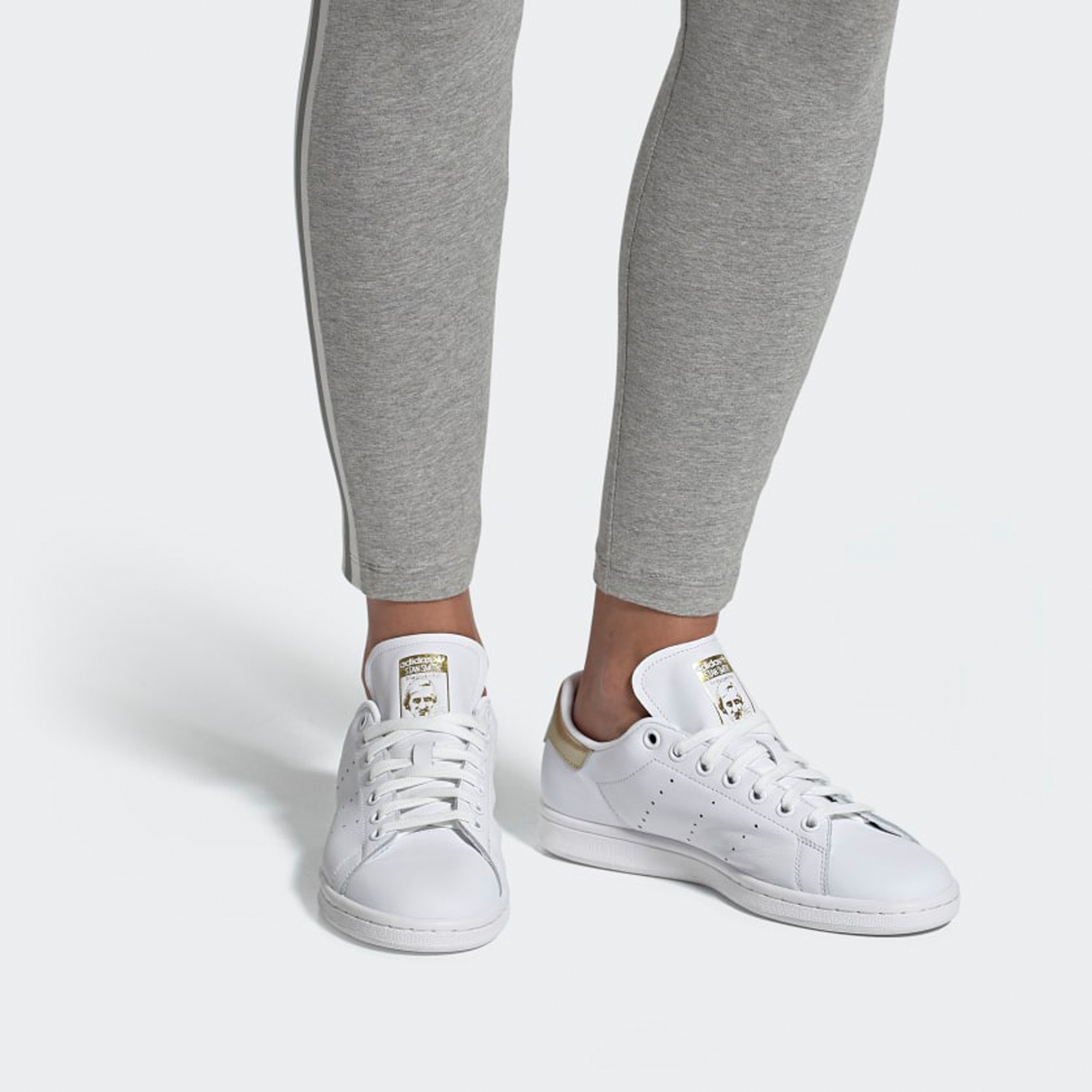 Женские кеды adidas Stan Smith (бело-золотой) — Белый / золотой — фото 5