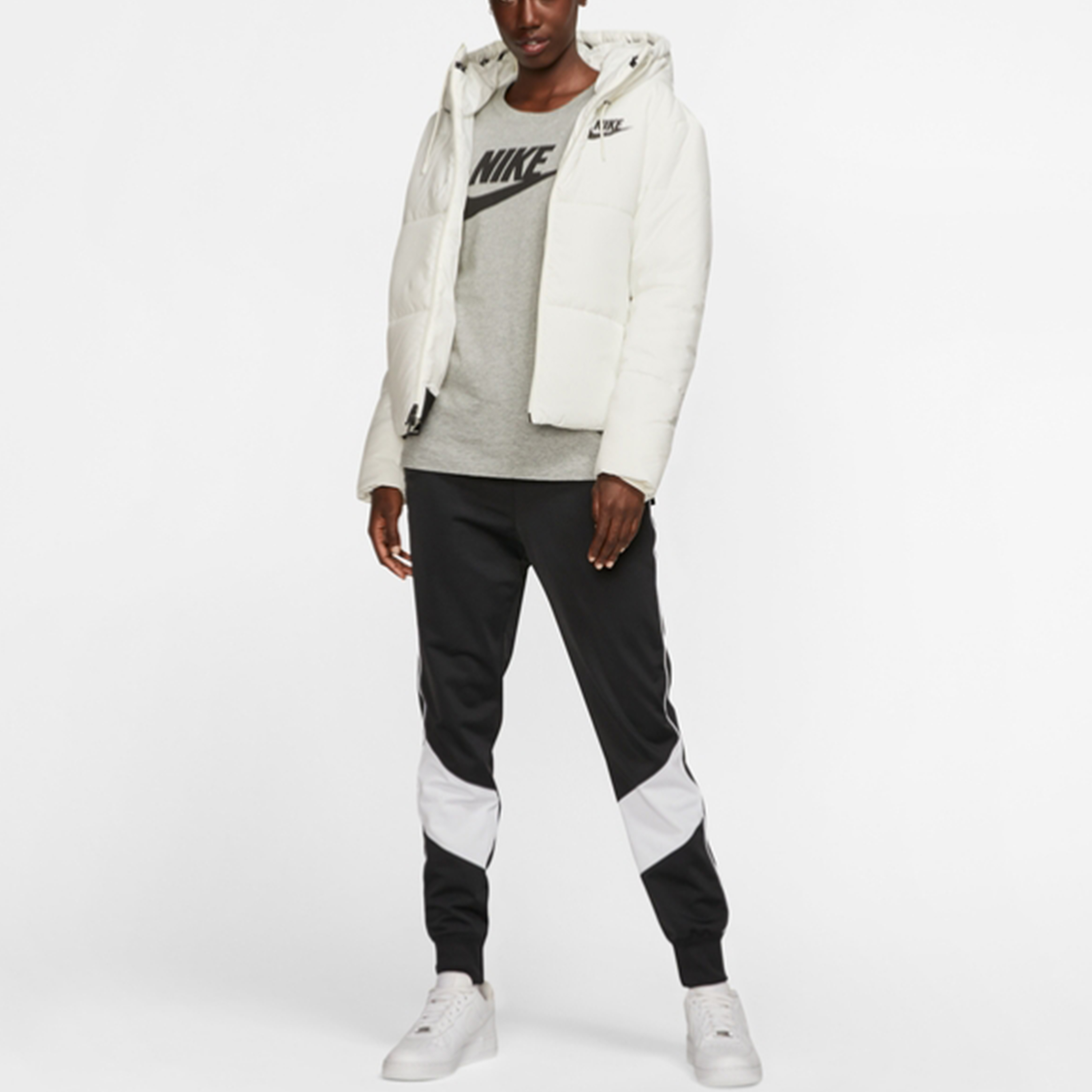 Женская куртка Nike Sportswear Synthetic-Fill (белая) — фото 3