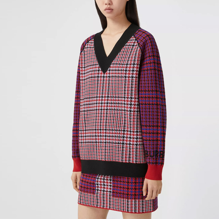 Женская футболка Burberry (красная) — фото 2
