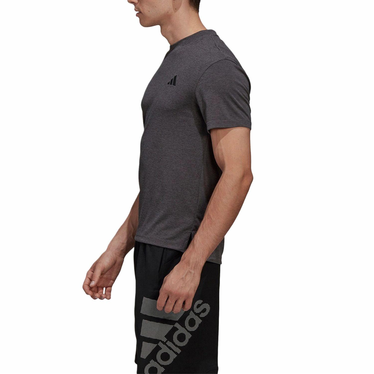 Мужская футболка adidas 3-BAR TECH TEE (черная) — фото 5