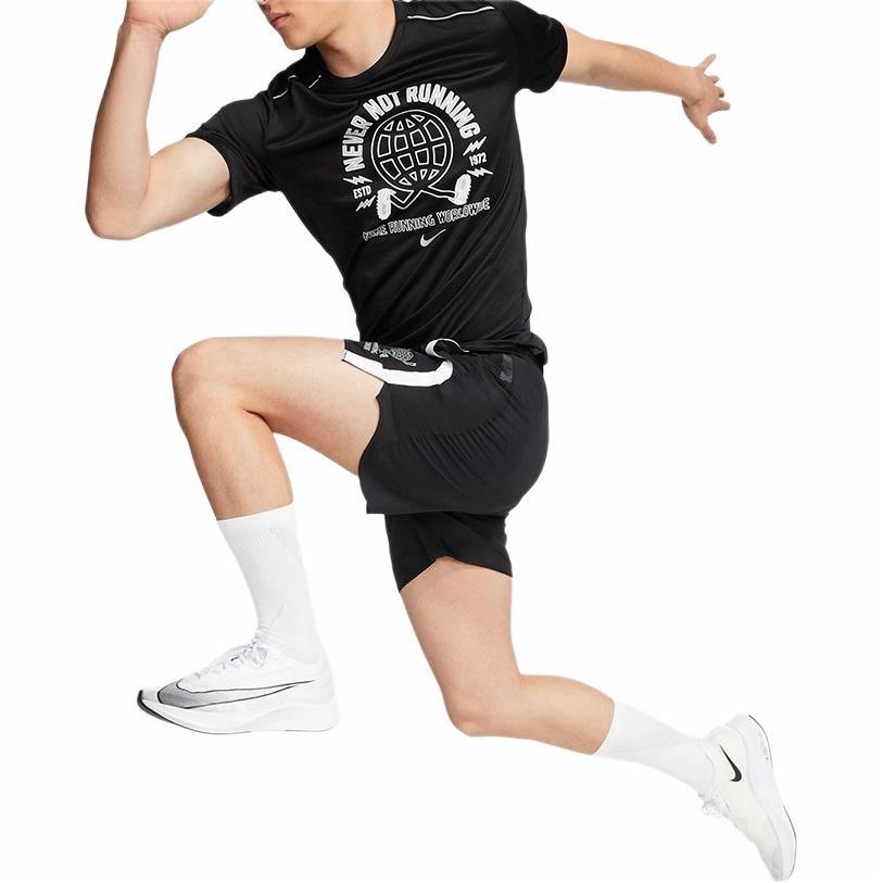 Мужская футболка Nike Miler Wild Run T (черная) — фото 4