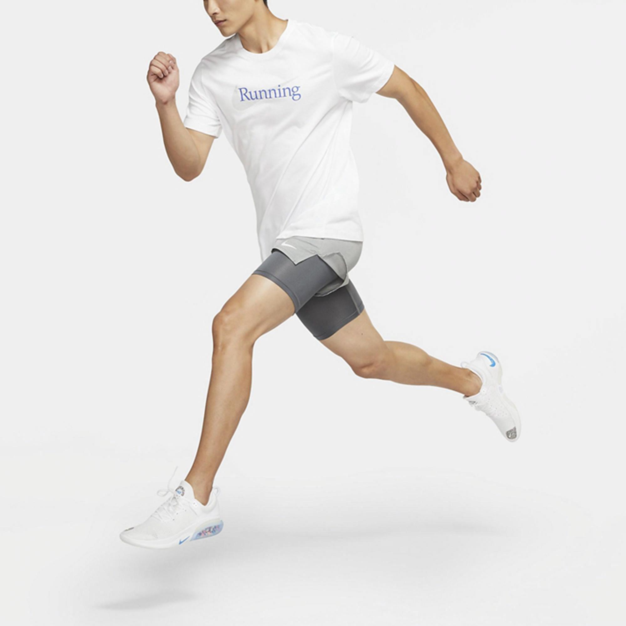 Мужская футболка Nike Running LogoT (белая) — фото 4