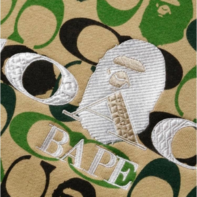 Мужское худи A BATHING APE A BATHING APE x COACH/ Bape Crewneck (бежево-коричневое) — фото 2