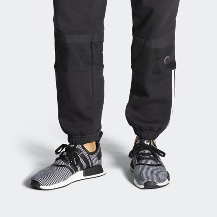 Кроссовки adidas originals NMD_R1 (черно-белые) — Чёрный / белый — фото 6